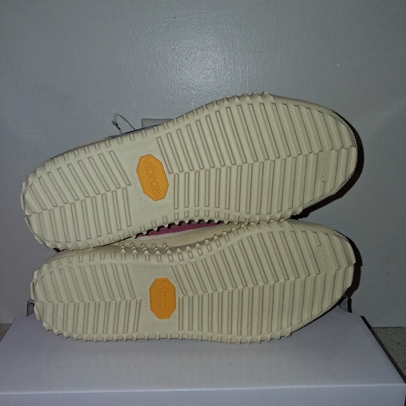 PRICE IS FIRM!!! WOMENS 7.5 - BRAND BLACK LOS ANGELES. CAPO FAUX SHEARLING SHOES - Picture 8 of 9